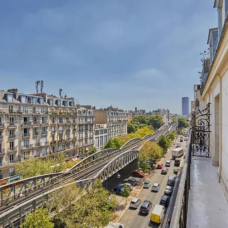Isena - 1 Et Balcon à école Militaire